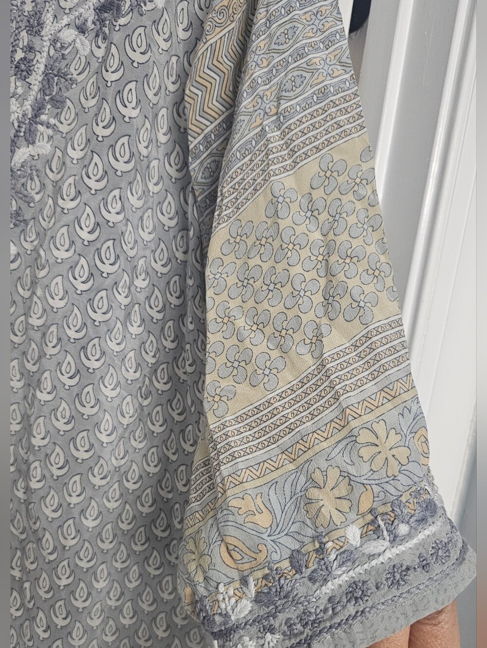 Amaya All Silk Light gray and yellow embroidery tunic with a relaxed fit. - Picture 4 of 11